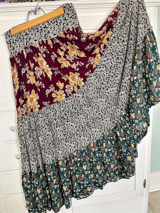 NATURAL LIFE Dresses & Skirts - Natural Life Camille Maxi Skirt Floral Green & Burgundy Medium